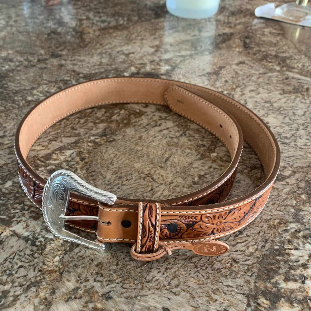 Men’s 40 inch tooled tony llama belt
